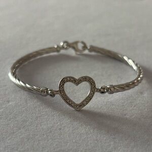 Vintage 925 Sterling Silver Twisted Bangle Style Bracelet with Bedazzled Heart
